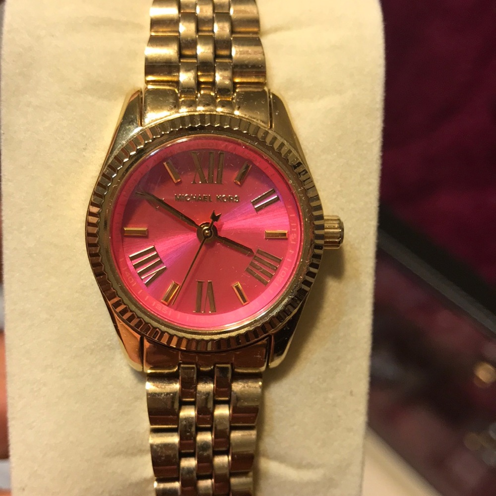 Cute Woman’s Pink Face Michael Kors Watch